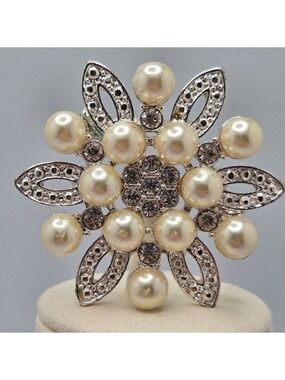 Bridal Silver & Cream Faux Pearl Brooch Flower Wedding Classic Pin